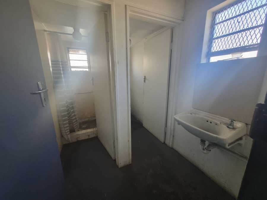 To Let commercial Property for Rent in Triangle Farm Western Cape
